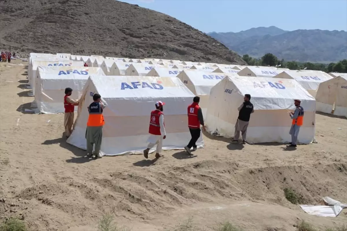 Türkiye, Afganistan'a Deprem Yardımında Bulundu