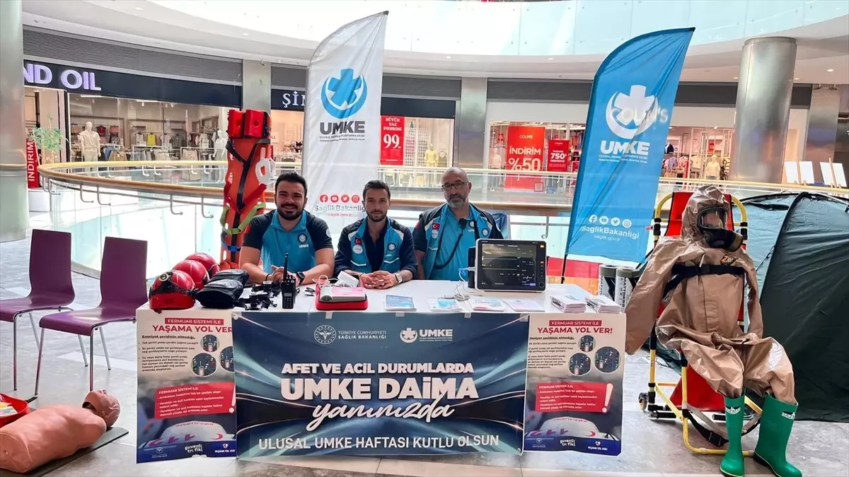 Afyonkarahisar'da Afetlerde UMKE Fotoğraf Sergisi Açıldı