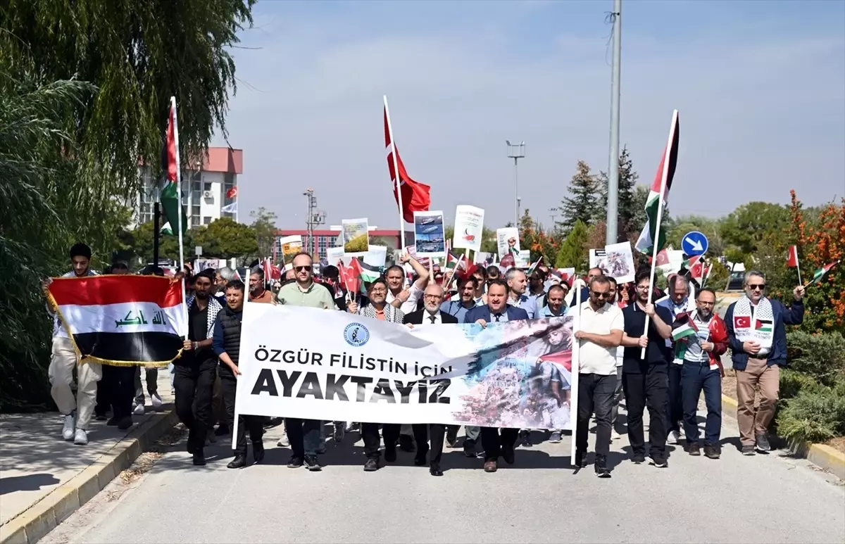 Afyonkarahisar'da Öğrencilerden Filistin'e Destek Yürüyüşü