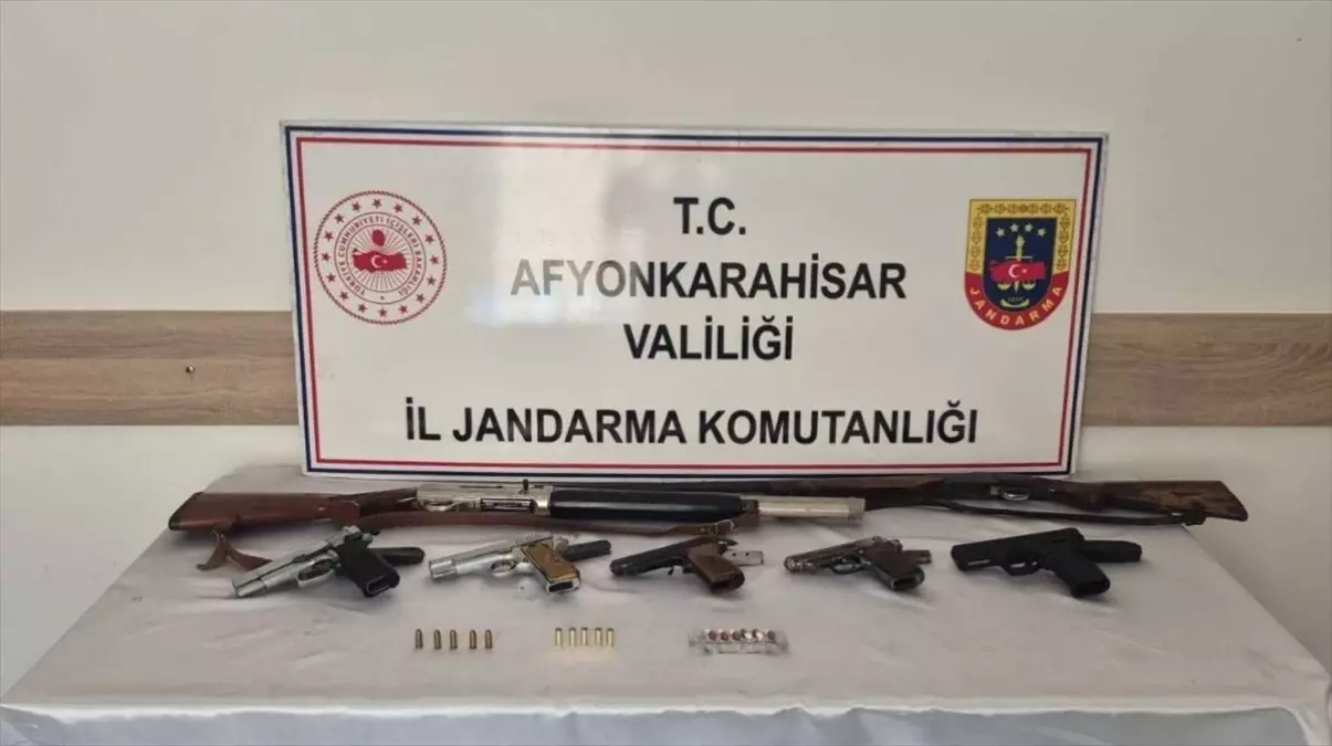 Afyonkarahisar'da Düğünlerde Silah Atan 4 Şüpheliye İşlem Yapıldı