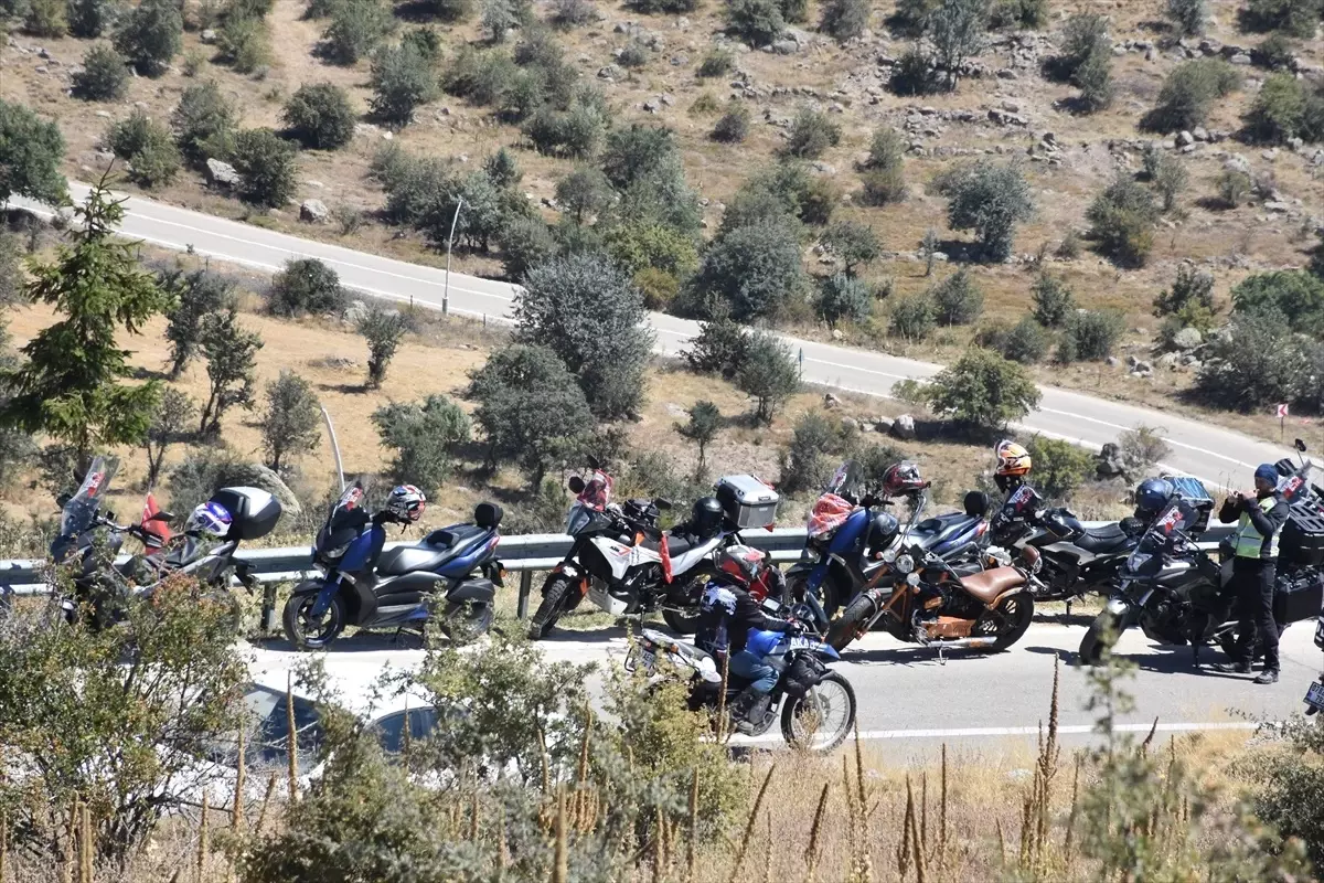Afyonkarahisar'da bin motosiklet gönüllüsü 'Süvarinin izinden' etkinliği için buluştu