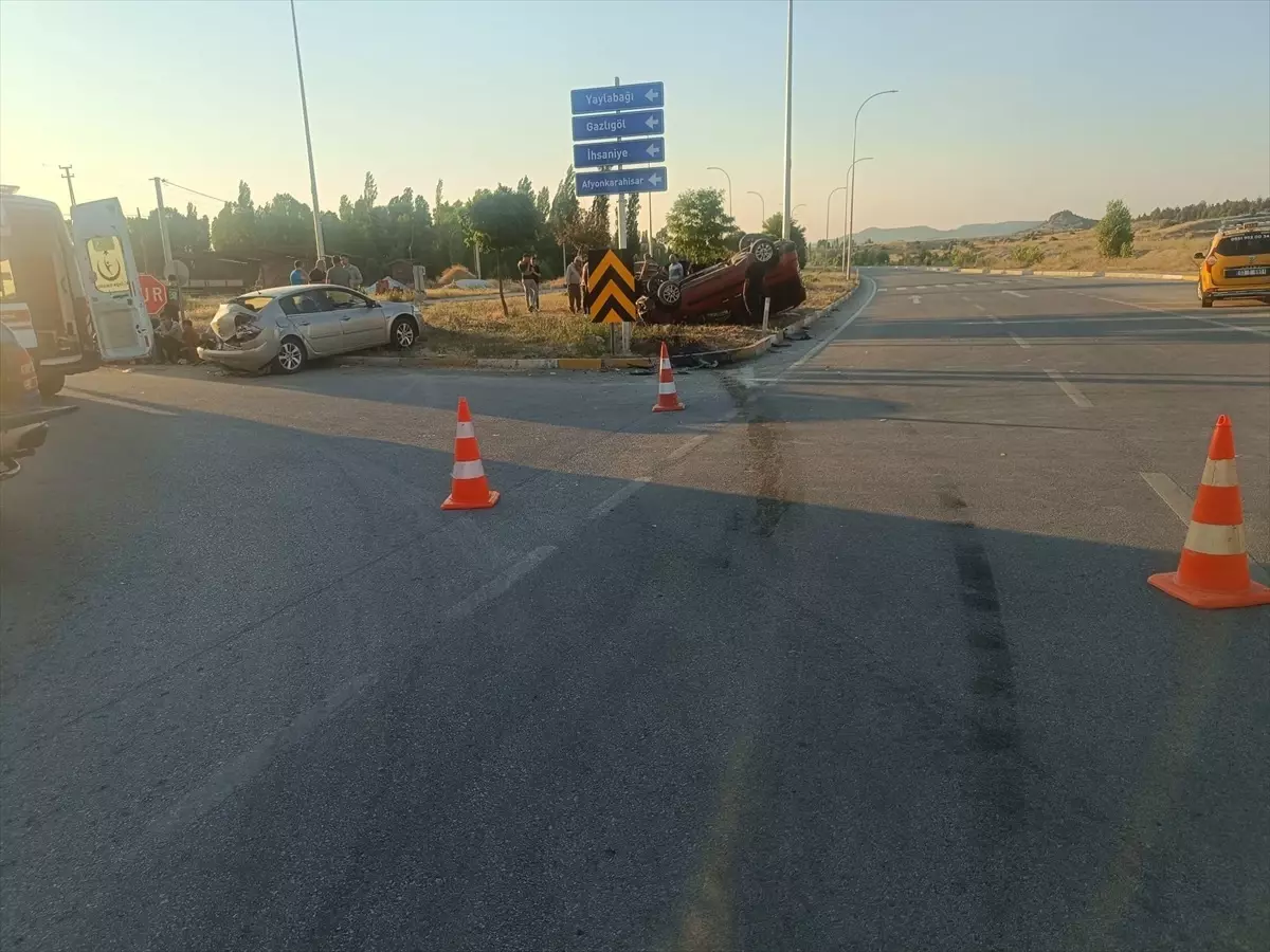 Afyonkarahisar'da Trafik Kazası: 9 Yaralı