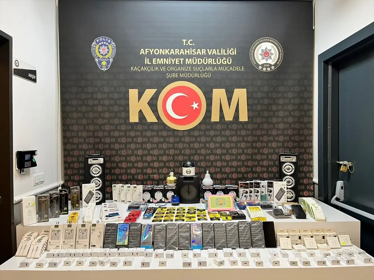 Afyonkarahisar'da Gümrük Kaçağı Telefon Operasyonu