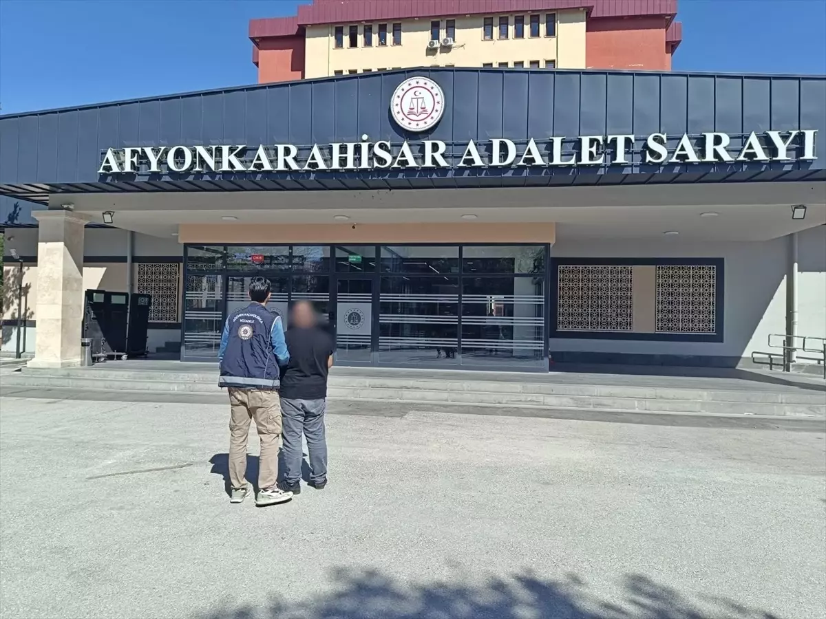 Afyonkarahisar'da Göçmen Kaçakçılığı Şüphelisi Tutuklandı