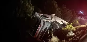 Afyonkarahisar'da Midibüs Devrildi: 12 Yaralı
