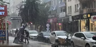 Afyonkarahisar'da Sağanak Yağış Trafiği Olumsuz Etkiledi