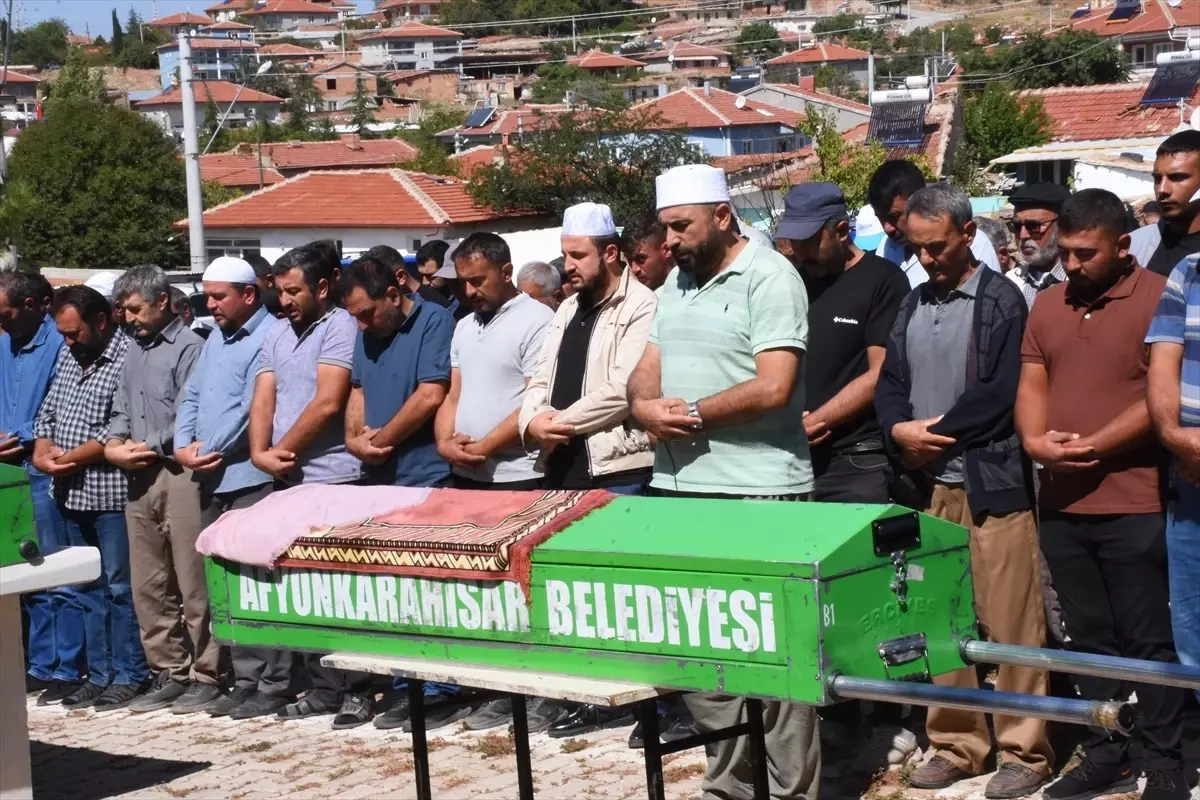 Afyonkarahisar'da Faciadan Sonra İki Kadın Toprağa Verildi
