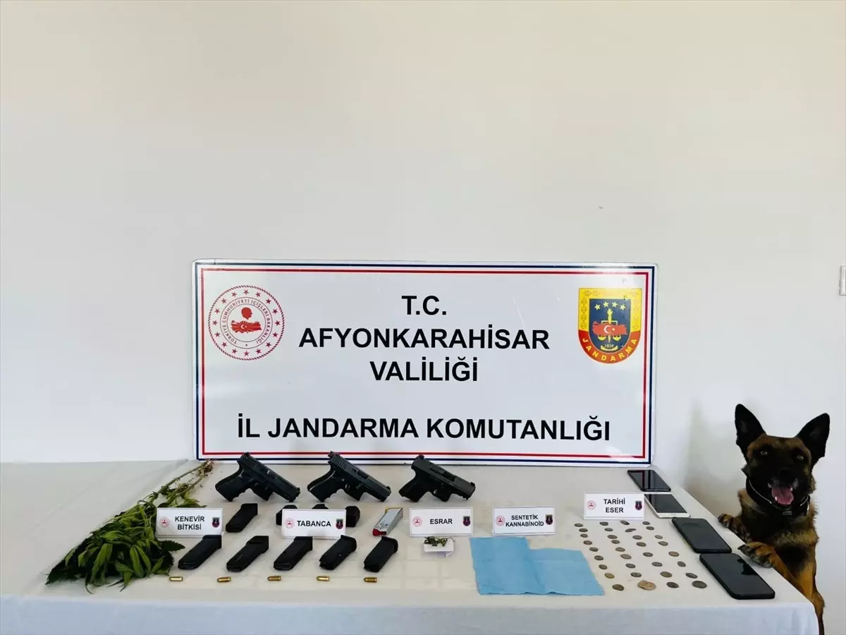 Afyonkarahisar'da Uyuşturucu Operasyonu: 4 Gözaltı