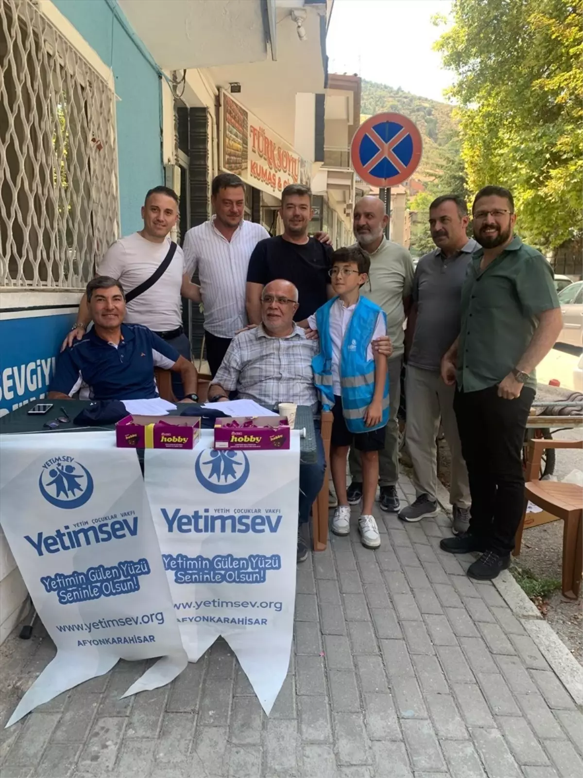 Yetim Çocuklar Vakfı Öğrencilere Kırtasiye Yardımı ve Gıda Kolisi Dağıttı