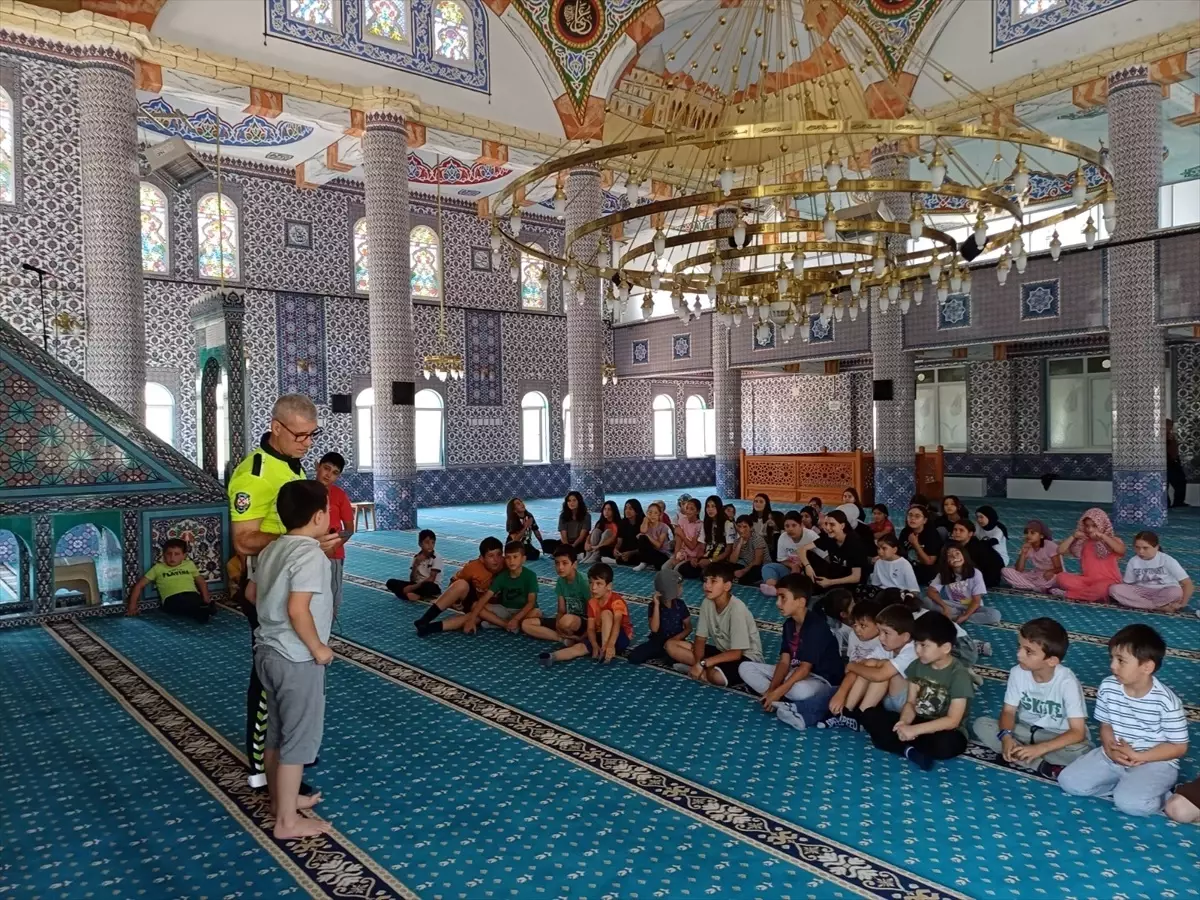 Afyonkarahisar'da Yaz Kur'an Kurslarına Trafik Eğitimi
