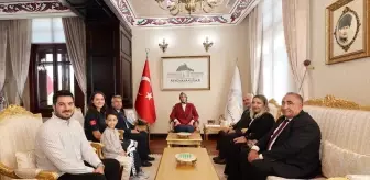 Afyonkarahisar Valisi Yiğitbaşı, başarılı iki personele belge verdi