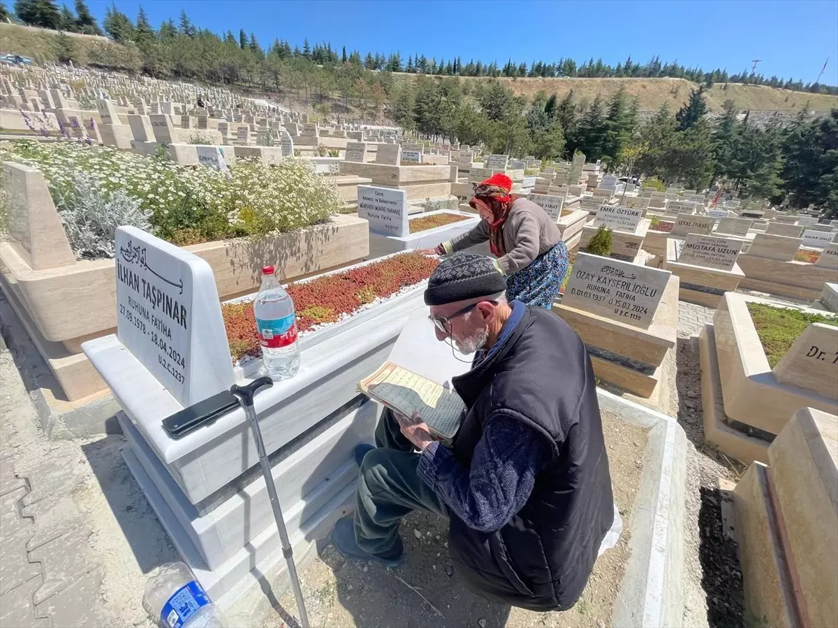 Yaşlı Çiftin Oğul Ziyaretine Polis Desteği