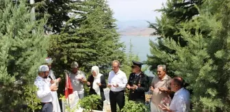 Ağın'da 15 Temmuz şehidi kabri başında anıldı