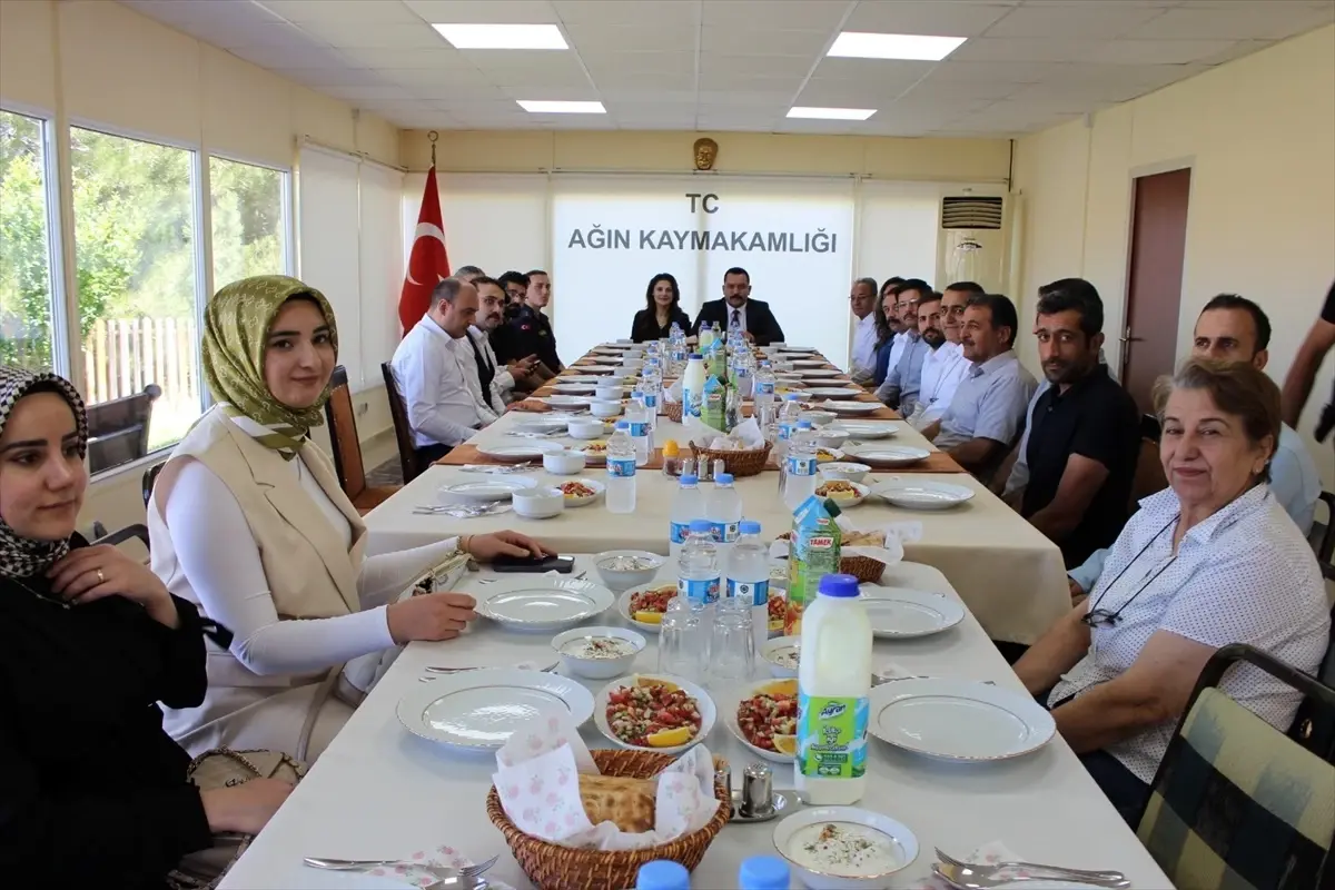 Muradiye Kaymakamı Türkmenoğlu İçin Veda Yemeği Düzenlendi