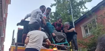 Ağrı'da Yangın: 15 Kişi Dumandan Etkilendi