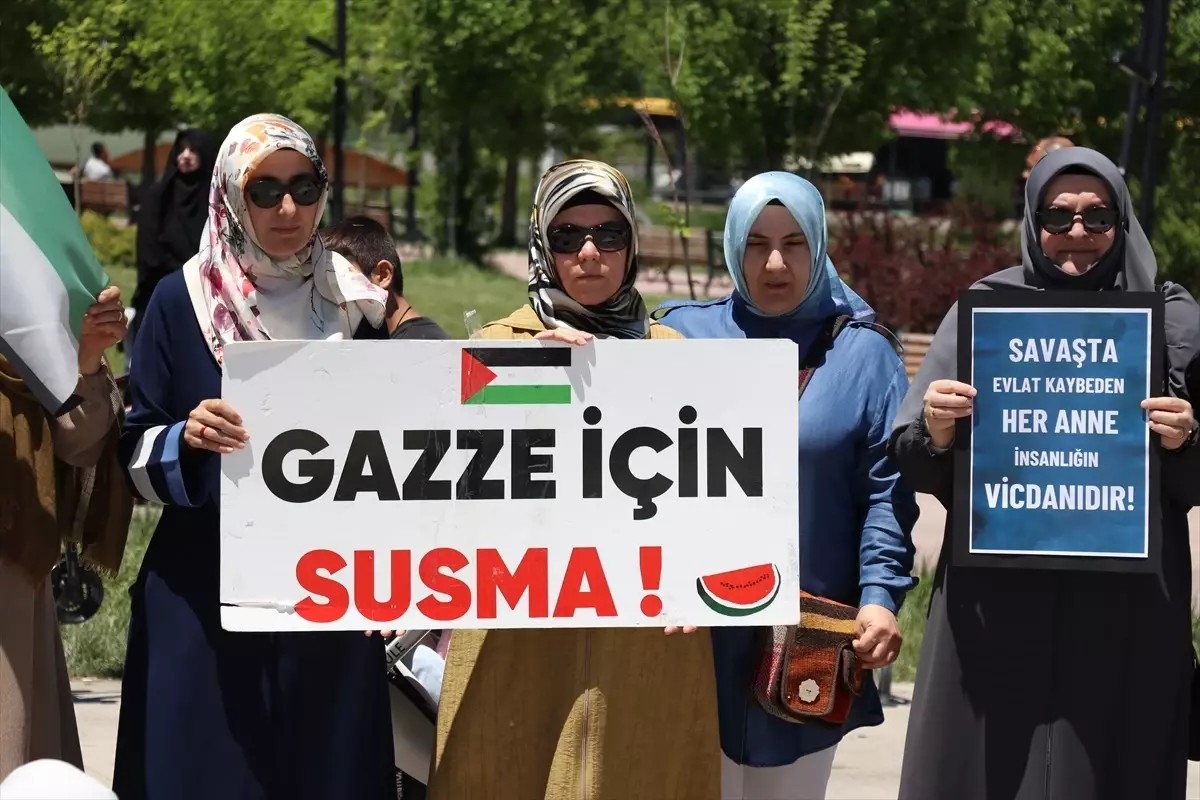 Ağrı'da Kadınlardan Gazze İçin Barış Çağrısı