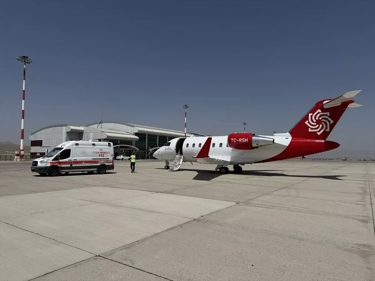 Ağrı'da Kalp Rahatsızlığı Olan Bebek Ambulans Uçakla Ankara'ya Sevk Edildi