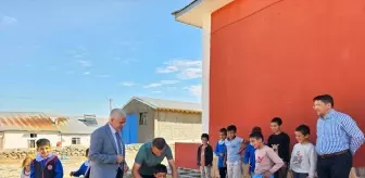 Tutak'ta Kuaförlerden Köy Çocuklarına Tıraş Hizmeti
