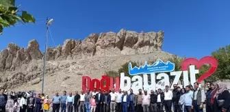 Ağrı'da şehit yakınları ve gaziler tarihi mekanları gezdi