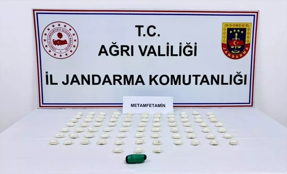 Ağrı'da Yol Kontrolünde 786 Gram Uyuşturucu Ele Geçirildi
