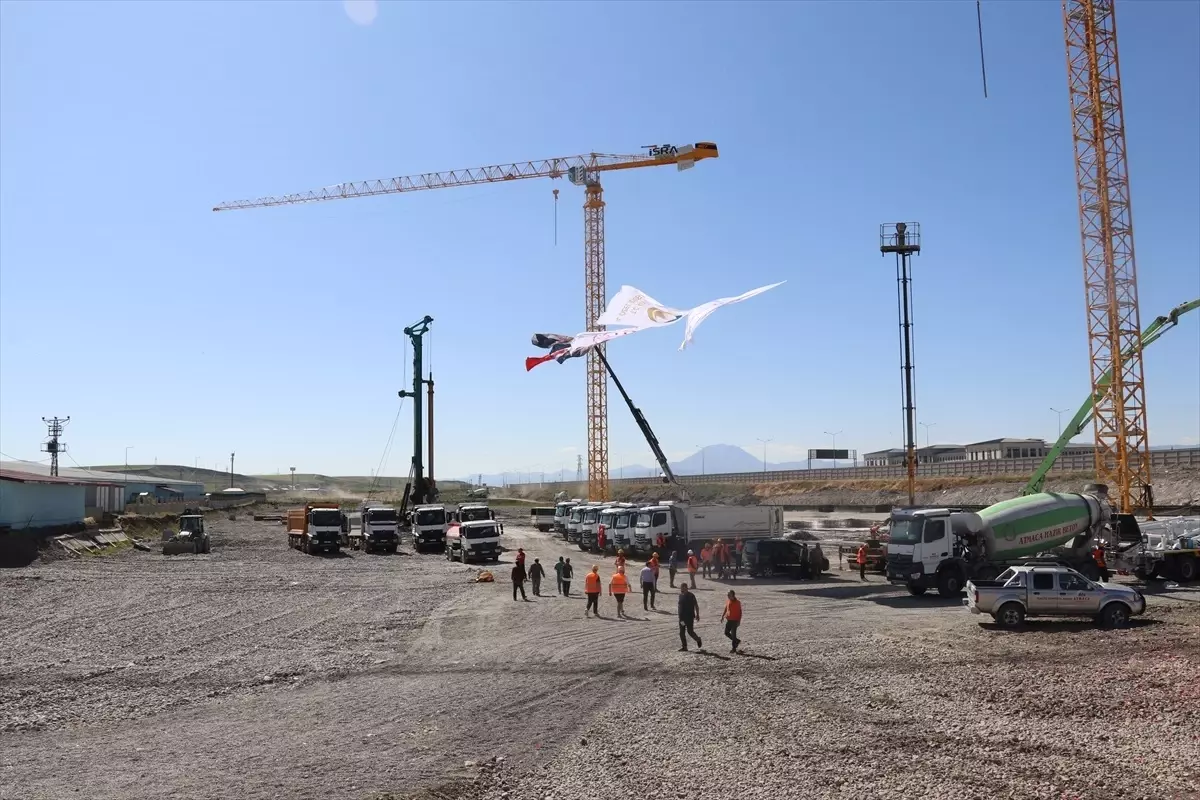 Ağrı ekonomisine ve istihdamına katkı sunacak yaşam projesinin temeli atıldı