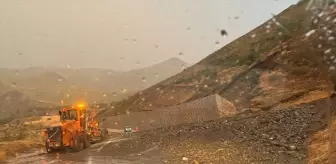 Ağrı-Kağızman Kara Yolu Heyelan Nedeniyle Kapandı
