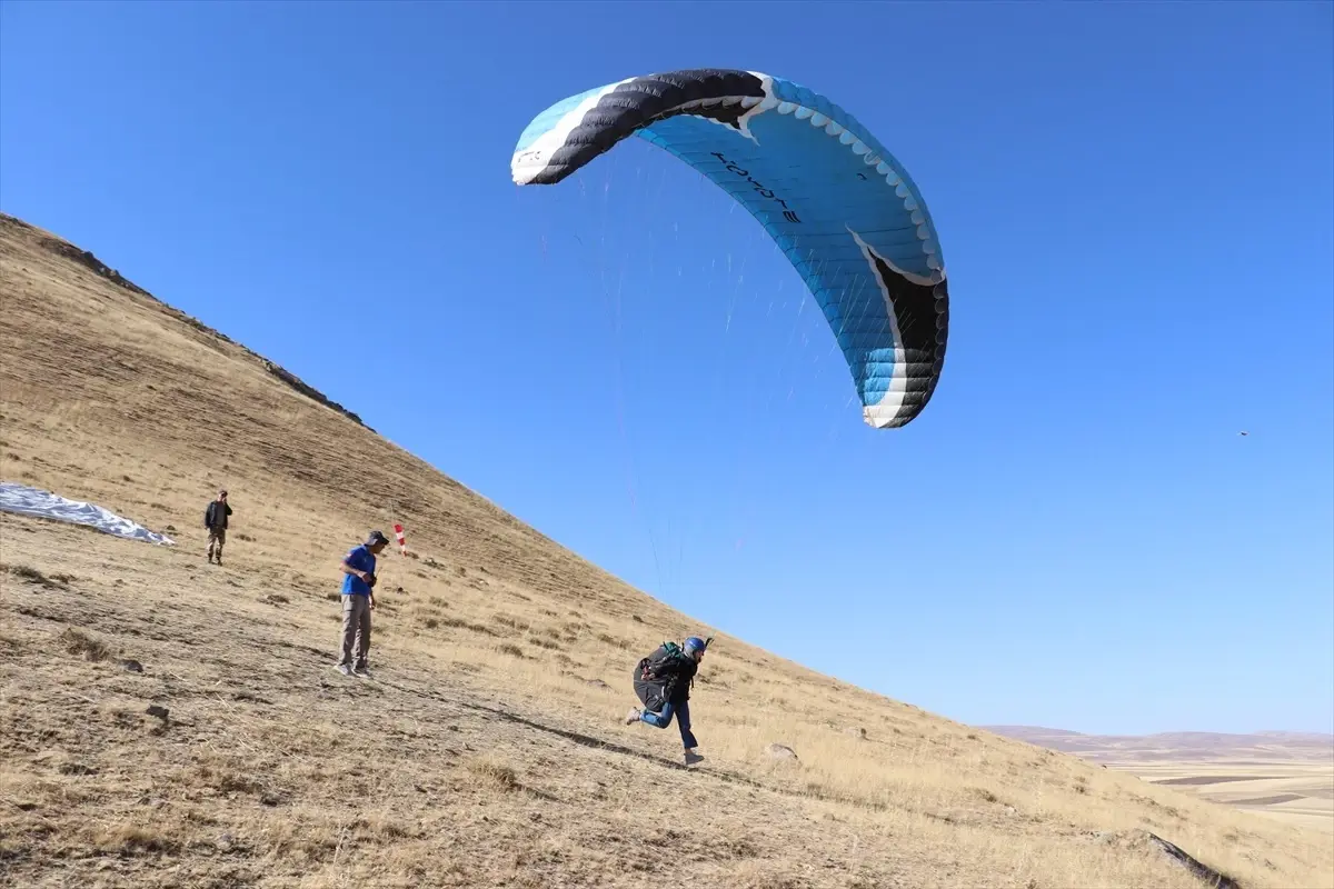 Ağrı'da Yamaç Paraşütü Pilotluğu Eğitimi Tamamlandı