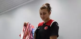 Ahıska Türkü güreşçi Elmira, Türkiye'yi olimpiyatlarda temsil etmek için yoğun çalışıyor