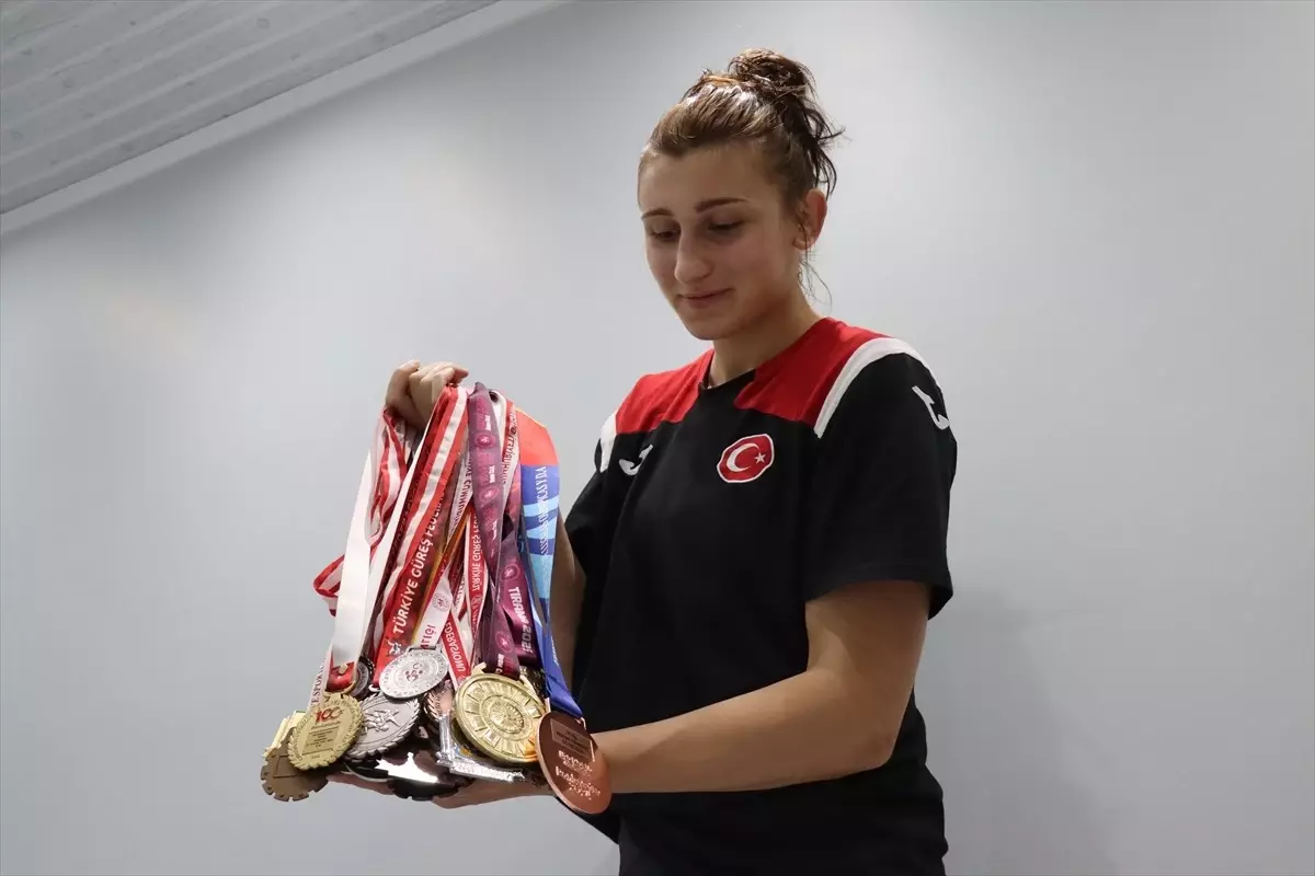 Ahıska Türkü güreşçi Elmira, Türkiye'yi olimpiyatlarda temsil etmek için yoğun çalışıyor