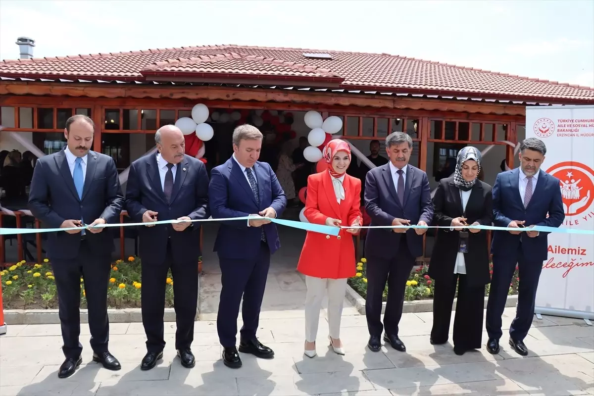 Bakan Göktaş, Erzincan'da Kadın Kooperatifinin Yeni Hizmet Binasını Açtı