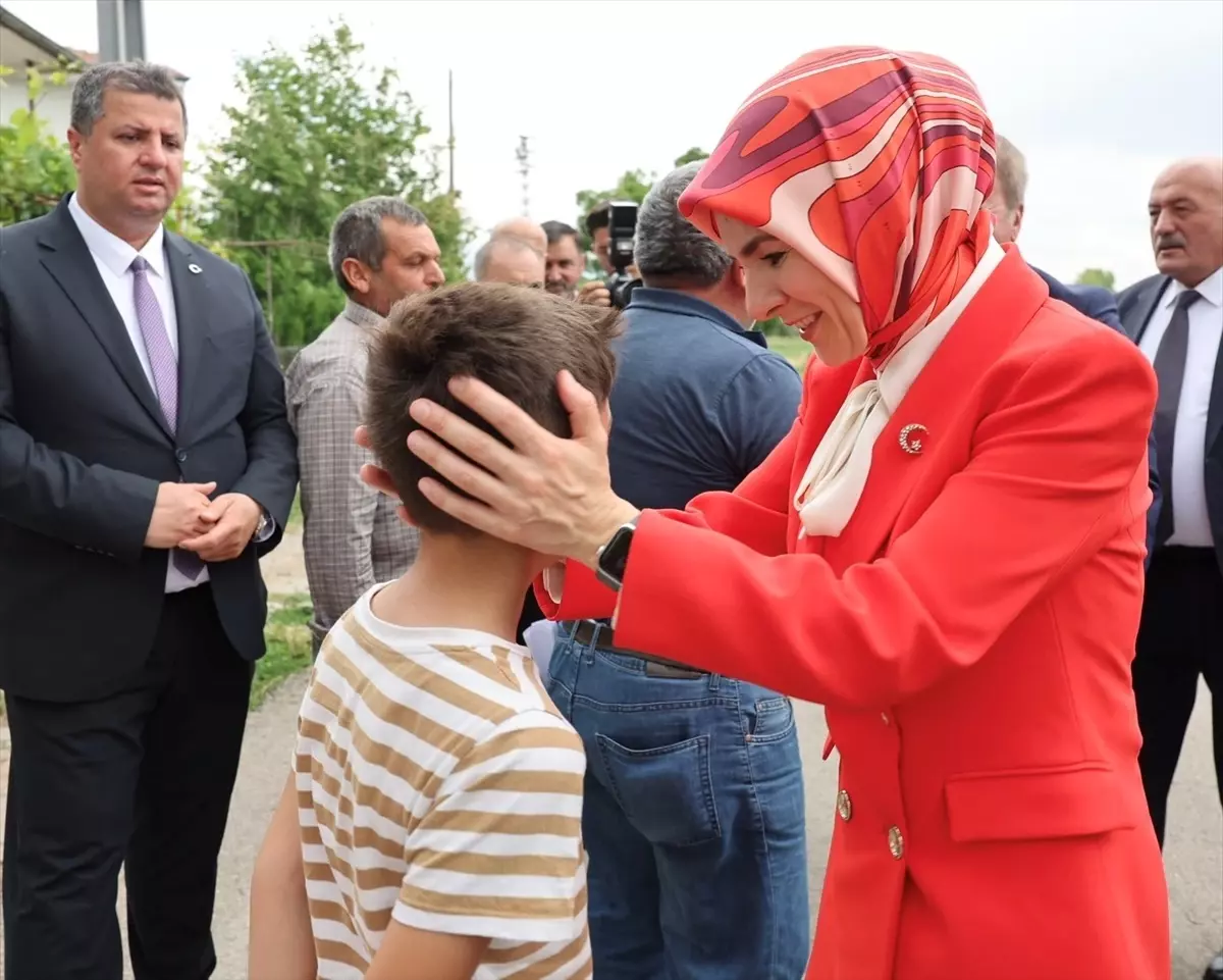 Aile ve Sosyal Hizmetler Bakanı Göktaş, Erzincan'da şehit ailesini ziyaret etti