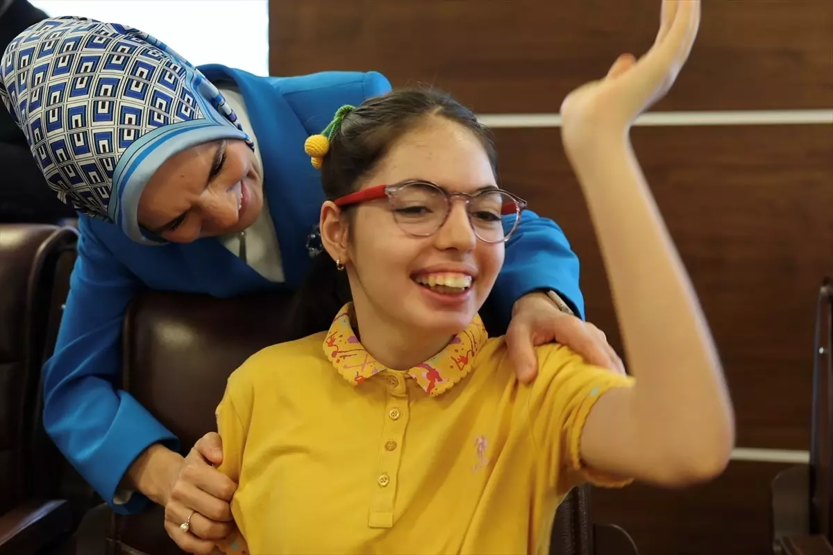 Aile ve Sosyal Hizmetler Bakanı Göktaş, şehit eşleriyle bir araya geldi