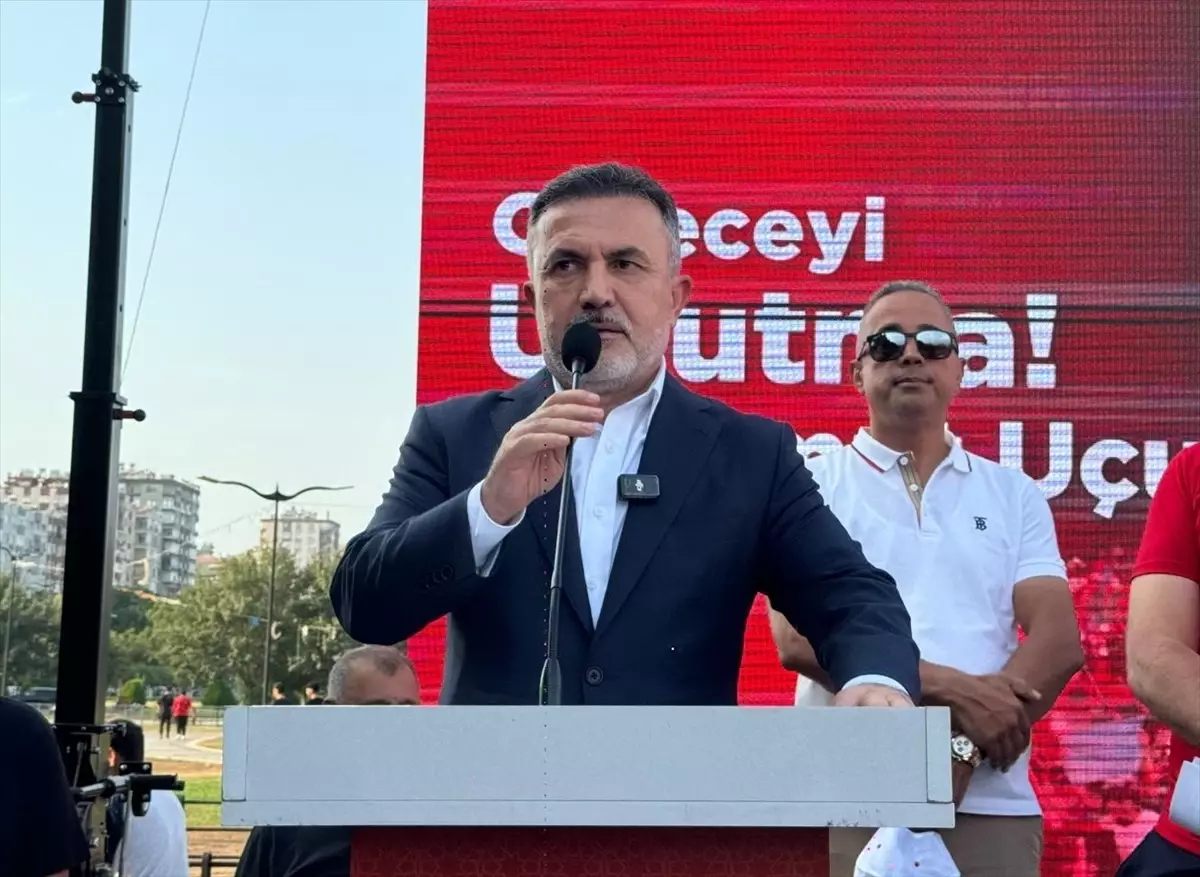 AK Parti Adana İl Başkanlığı 'O Geceyi Unutma, Bir Umut Uçur' etkinliği düzenledi