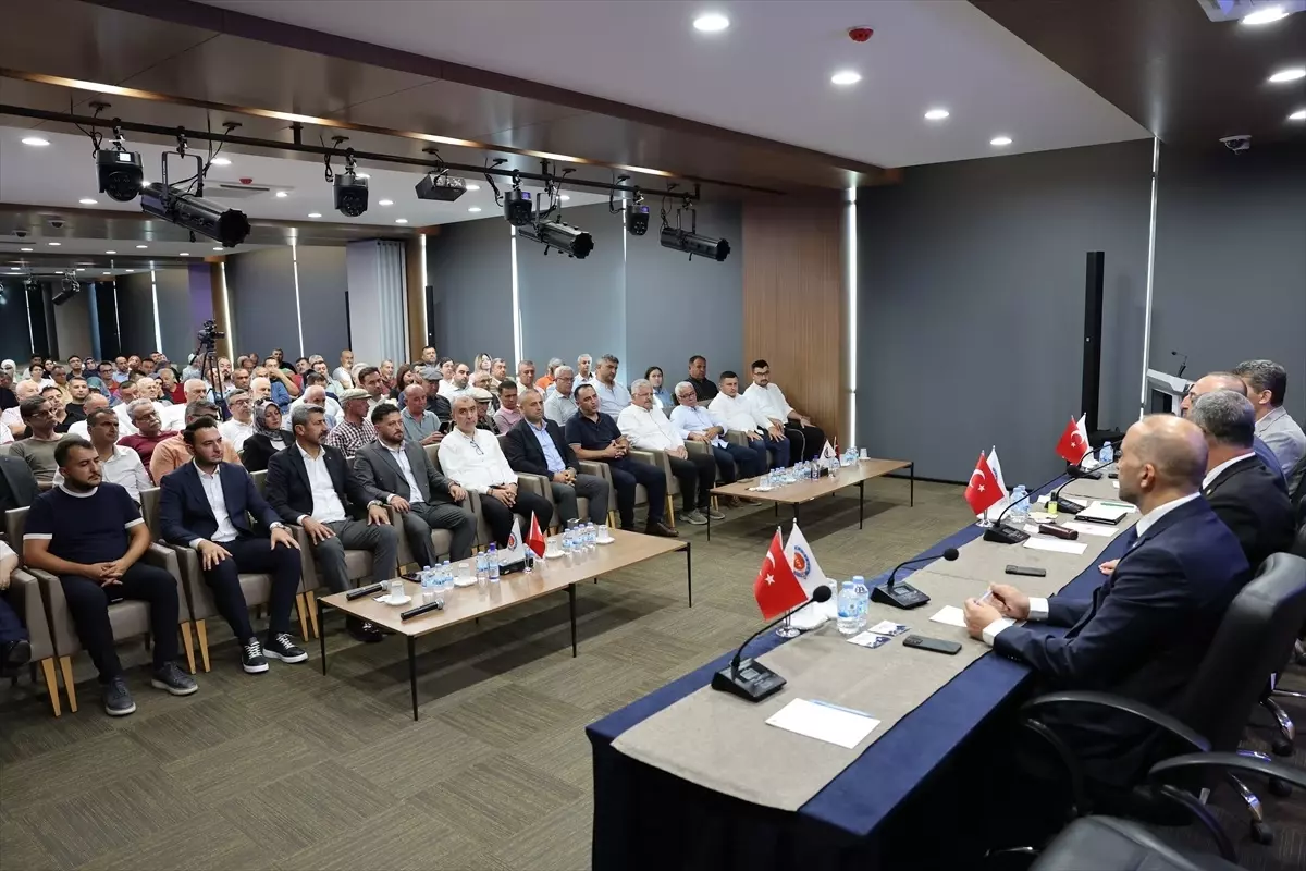 Mevlüt Çavuşoğlu Kumluca'da Hizmetleri Tanıttı