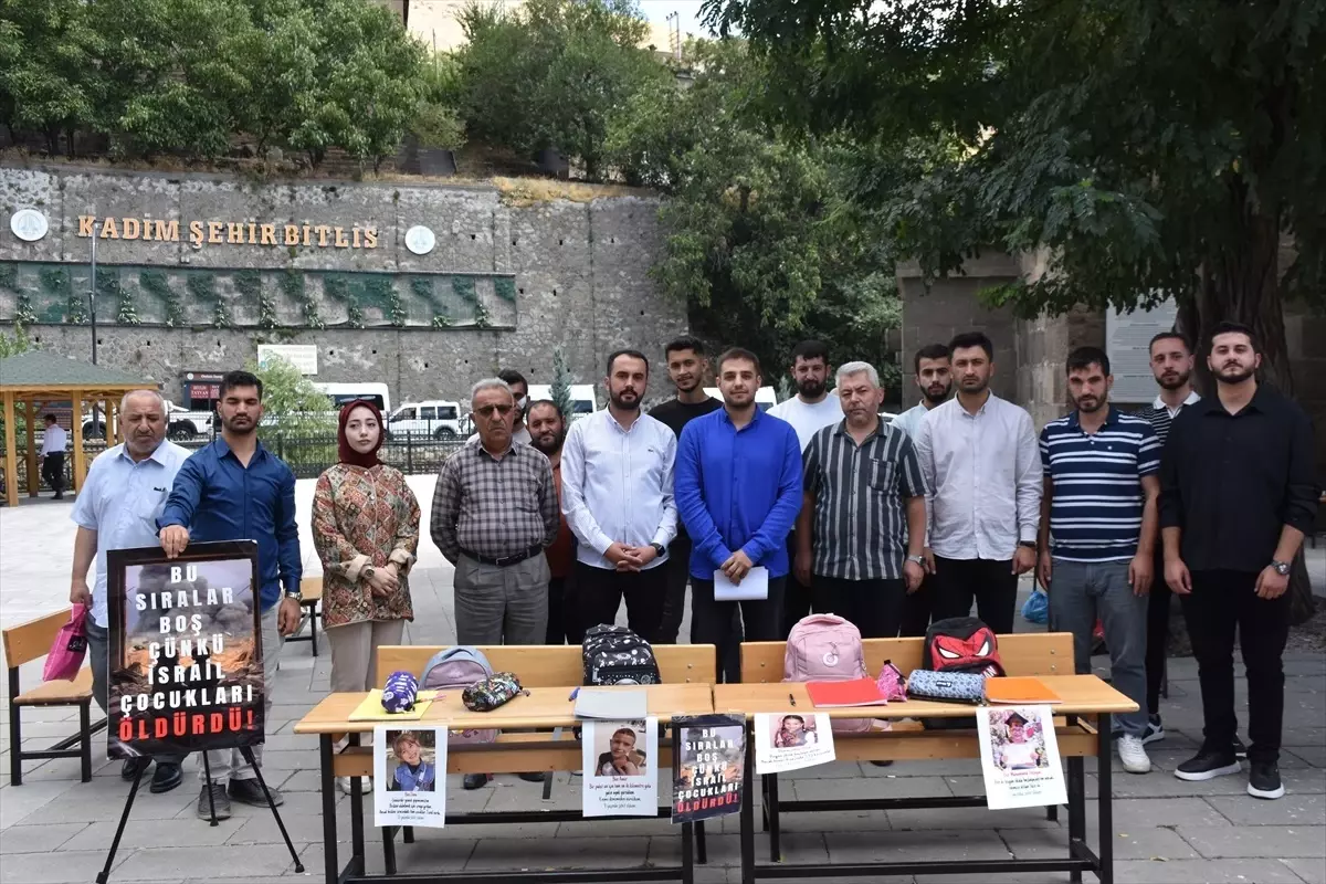 AK Parti Bitlis Gençlik Kolları'ndan Gazze İçin 'Boş Sıralar' Etkinliği