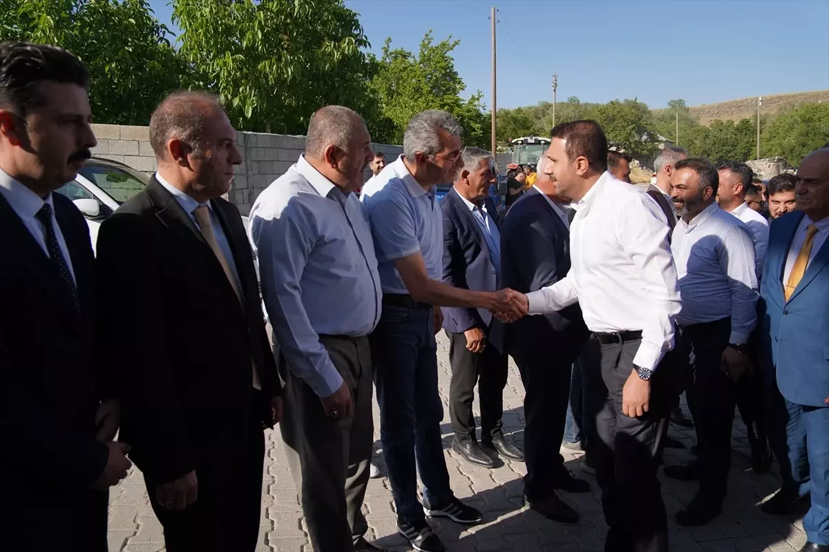 AK Parti, Bitlis'te Muhtarlarla Buluştu