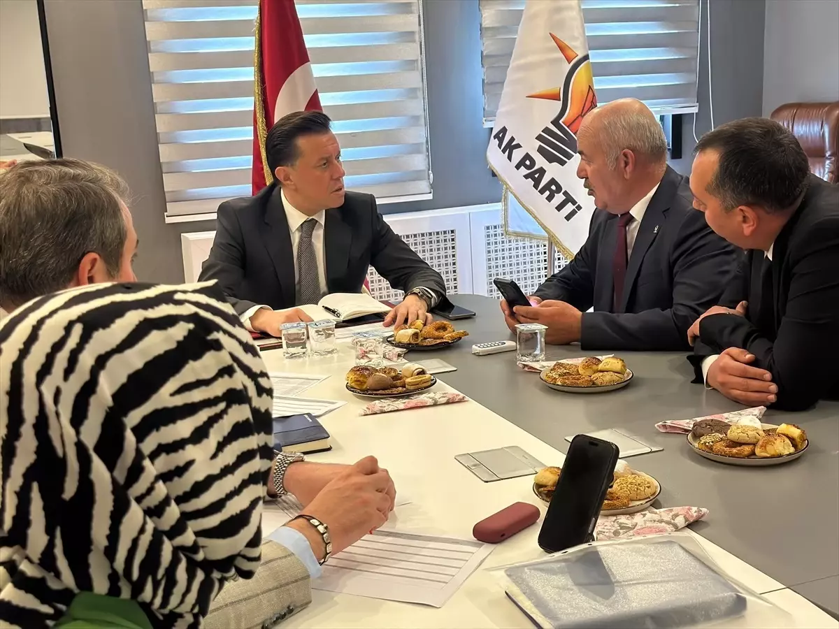 Nebi Hatipoğlu, Halk Günü Programında Vatandaşlarla Bir Araya Geldi