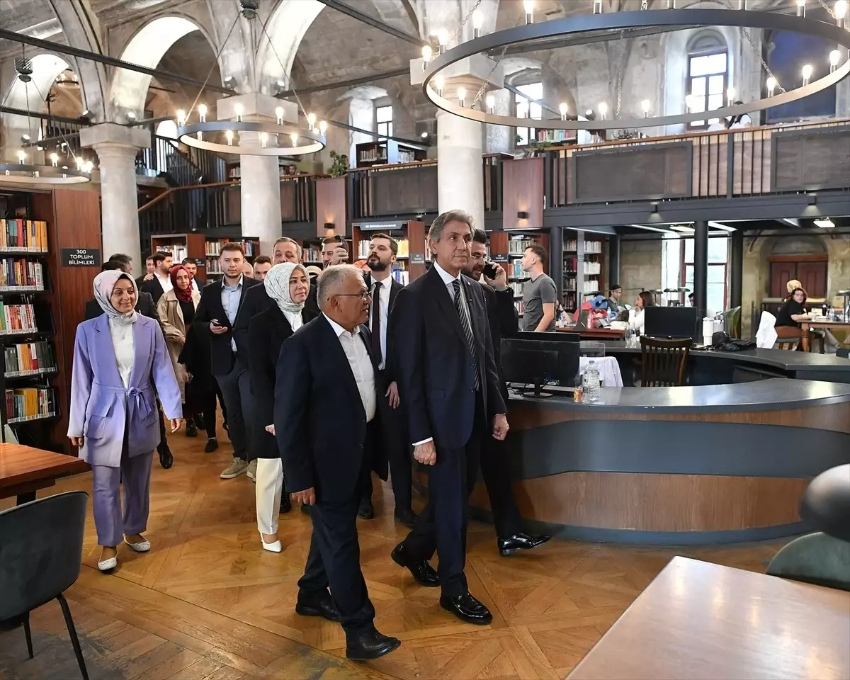 AK Parti Heyeti Kayseri'de Tarihi Mekanları Ziyaret Etti