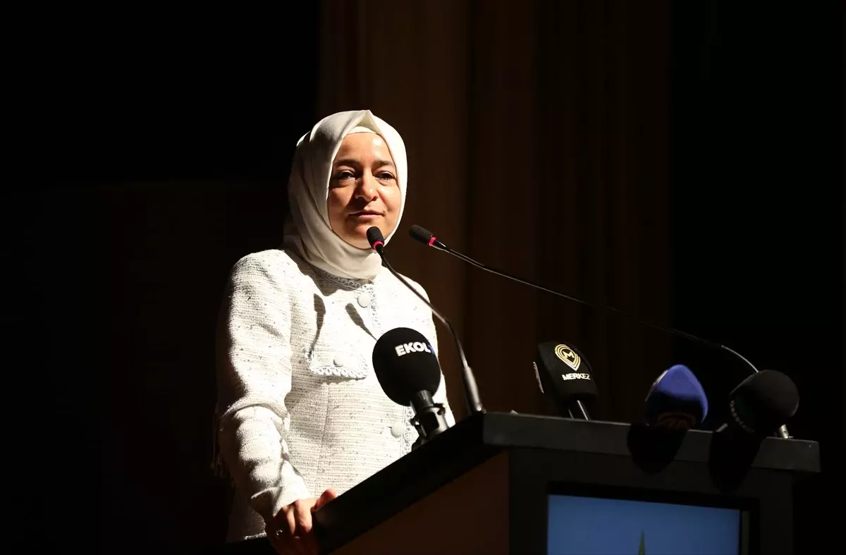 Fatma Betül Sayan Kaya: 'Güçlü Türkiye'nin inşasında sorumluluğumuzun farkındayız'