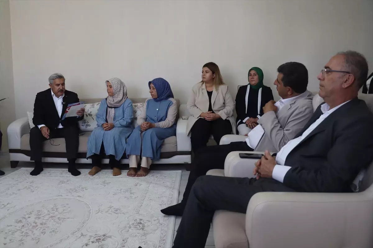 AK Parti Genel Başkan Yardımcısı Yayman, Hatay'da şehit ailesini ziyaret etti