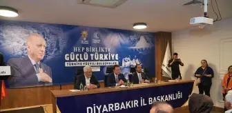 Prof. Dr. Halit Yerebakan Diyarbakır'da Sağlık Çalışanlarıyla Bir Araya Geldi