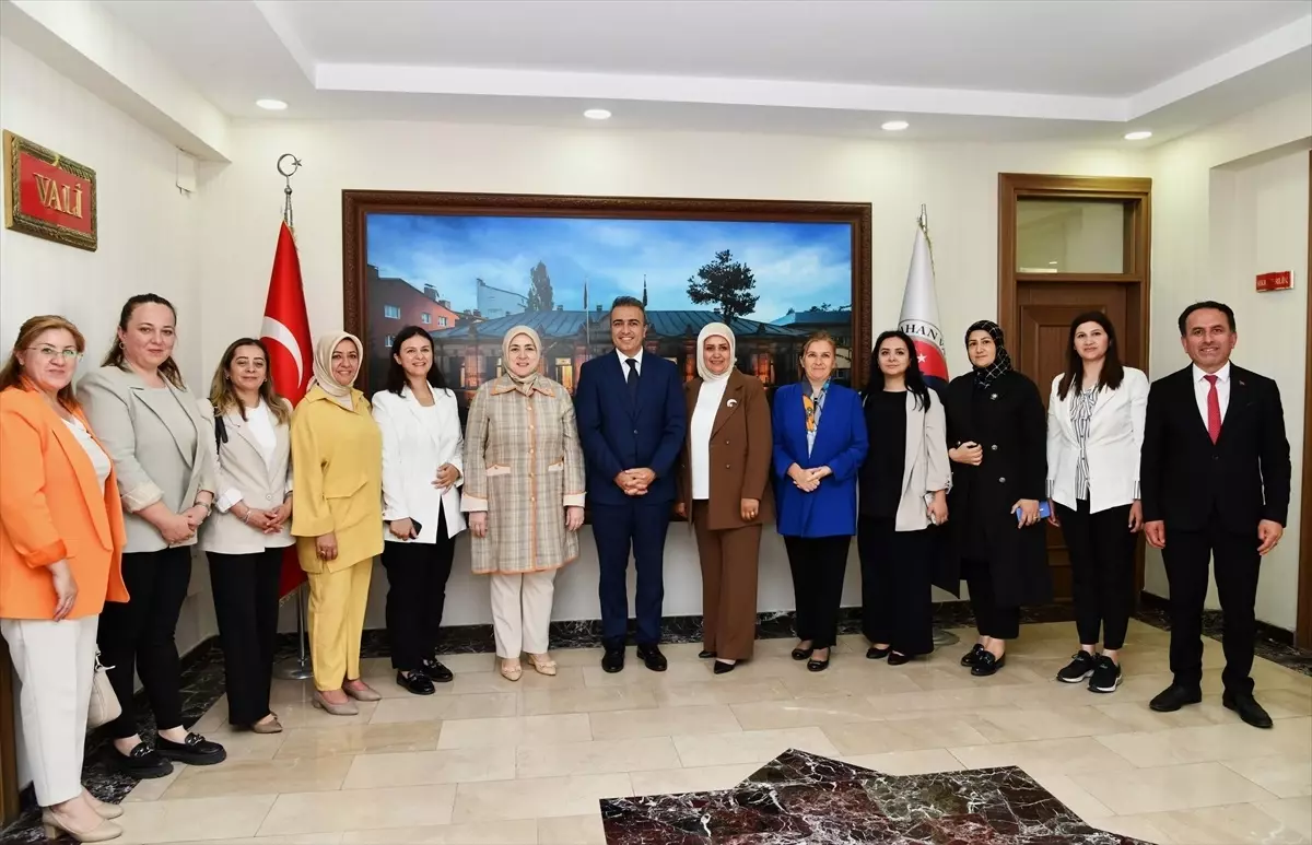 AK Parti Kadın Kolları Başkanı Tuğba Işık Ercan Ardahan'da Ziyaretler Gerçekleştirdi