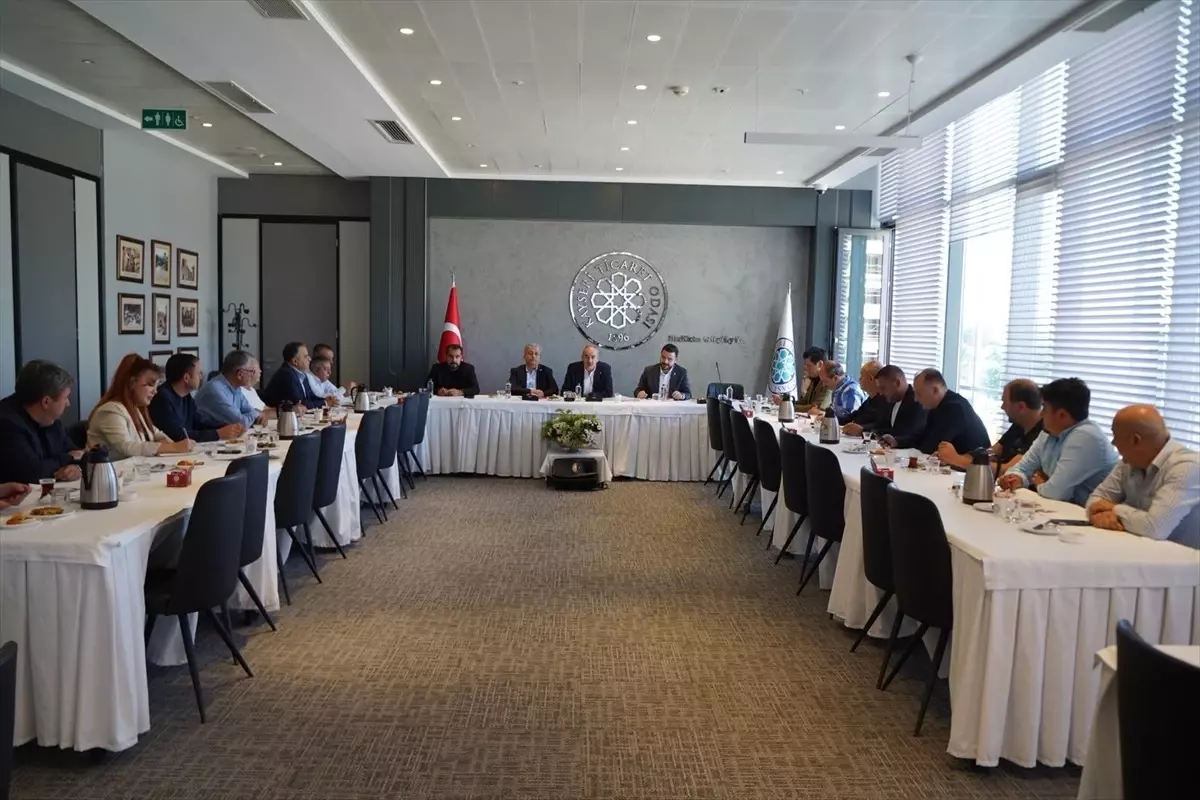 AK Parti İl Başkanı İnşaat Sektörü Sorunlarını Görüştü