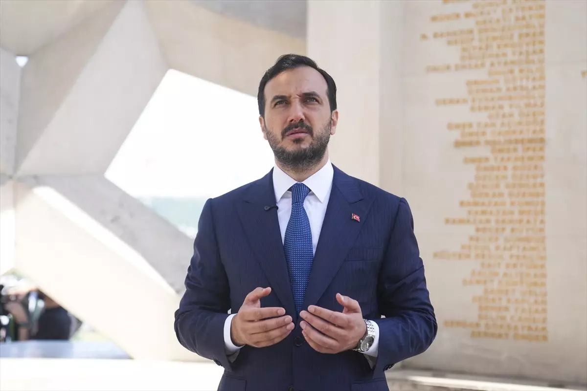 AK Parti İstanbul İl Başkanı Özdemir, 15 Temmuz Şehitler Anıtı'nı ziyaret etti Açıklaması