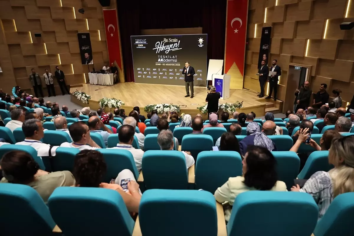 AK Parti İzmir’de Teşkilat Akademisi Programı Gerçekleştirildi