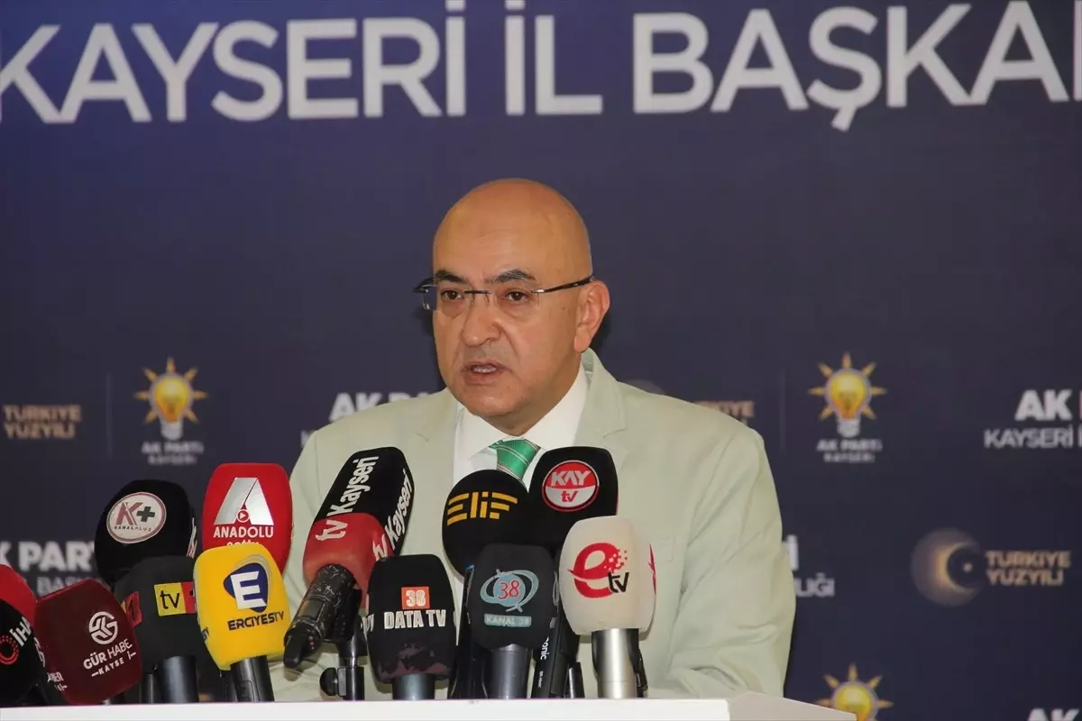 AK Parti Kayseri İl Başkanlığı'nda 'nöbetçi vekil' uygulaması devam ediyor