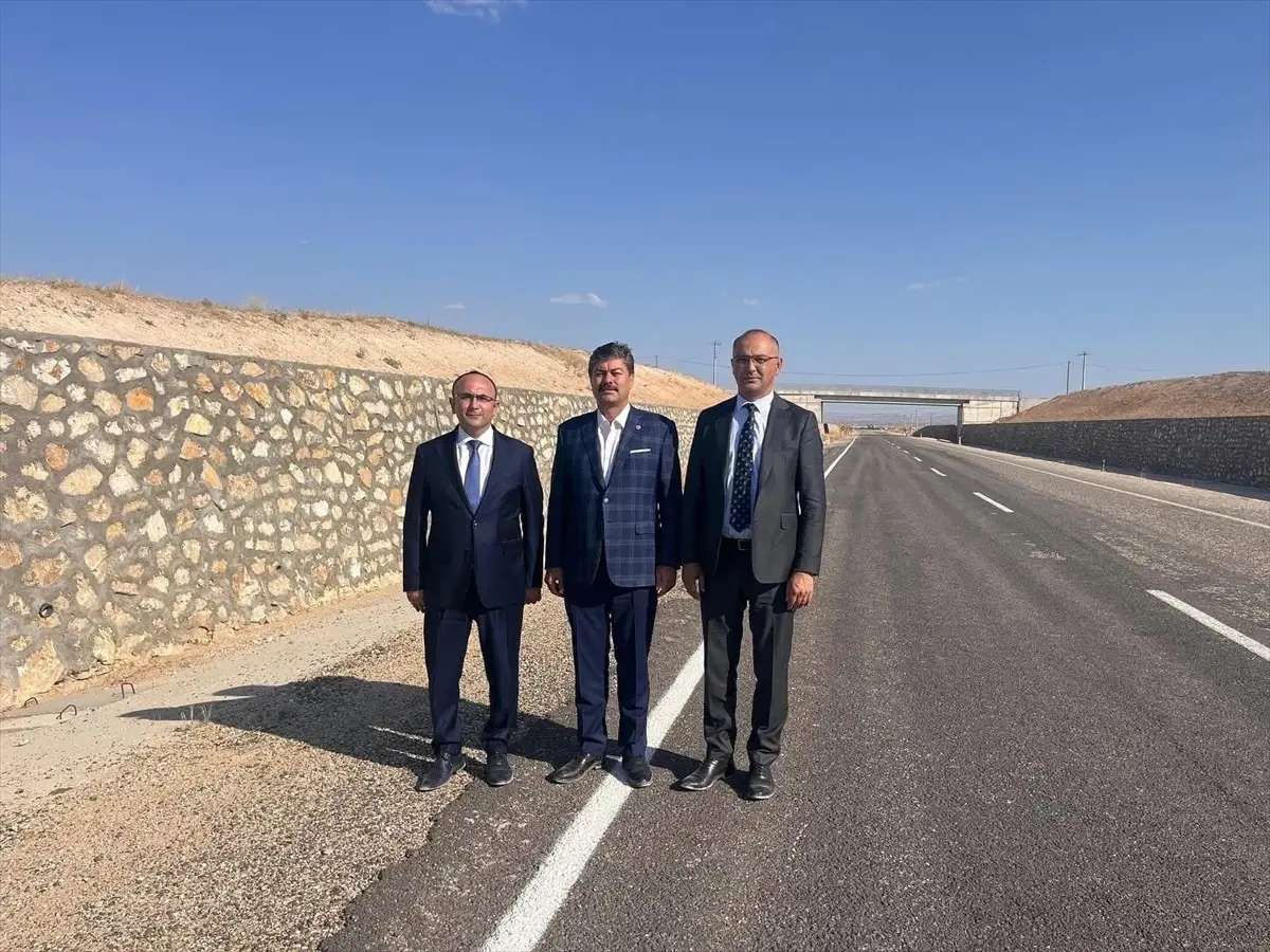 AK Parti Kırşehir Milletvekili Erkan kentte yürütülen kara yolu projelerini inceledi