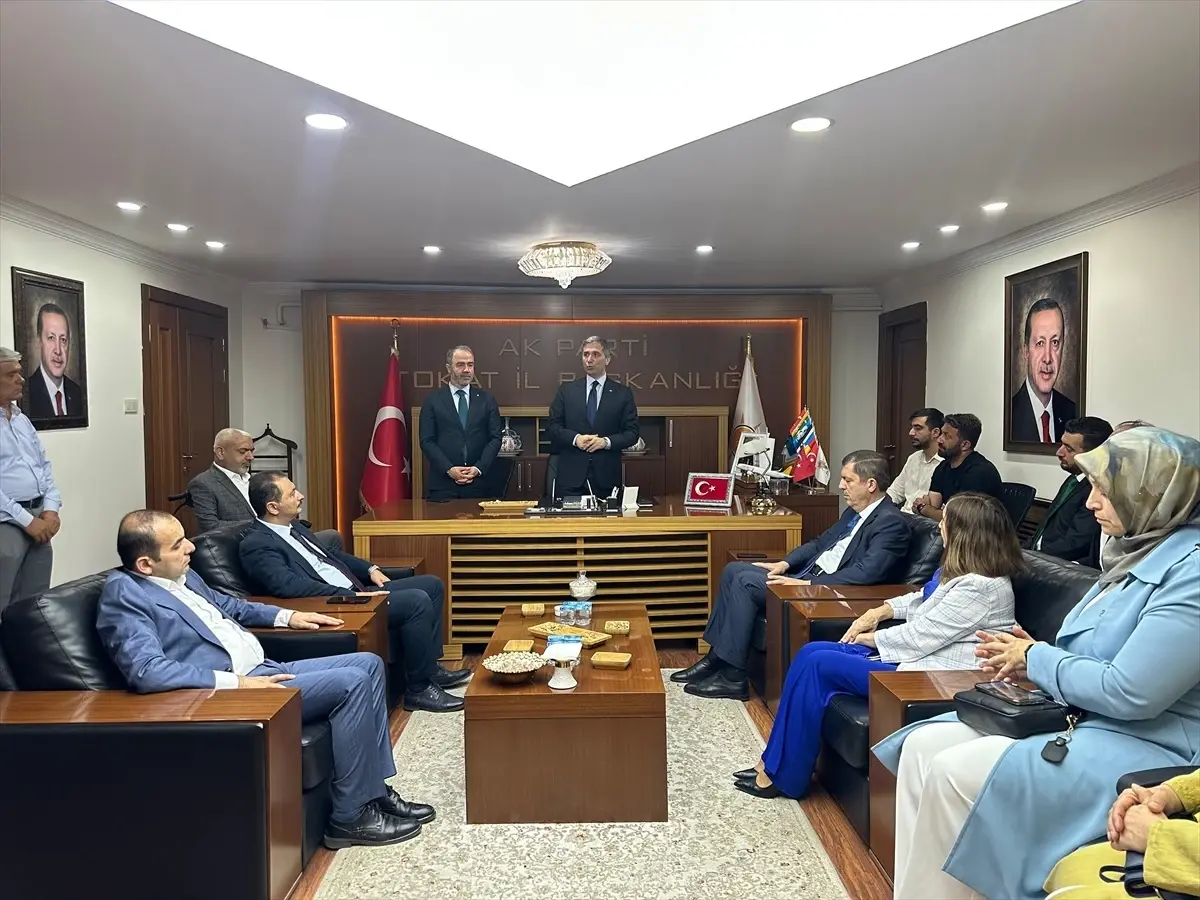 Zafer Sırakaya'dan AK Parti Tokat İl Başkanlığı'na Ziyaret