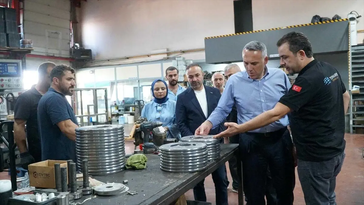 AK Parti İl Başkanı Tever, Ekonomiye Katkı Sağlayan Firmaları Ziyaret Etti