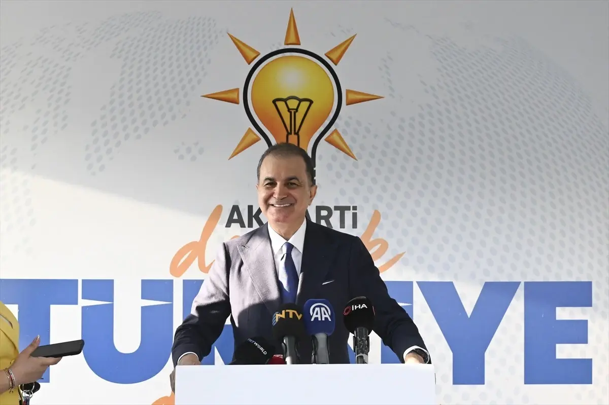 Çelik'ten PKK'ya Fesh ve Silah Teslimi Vurgusu